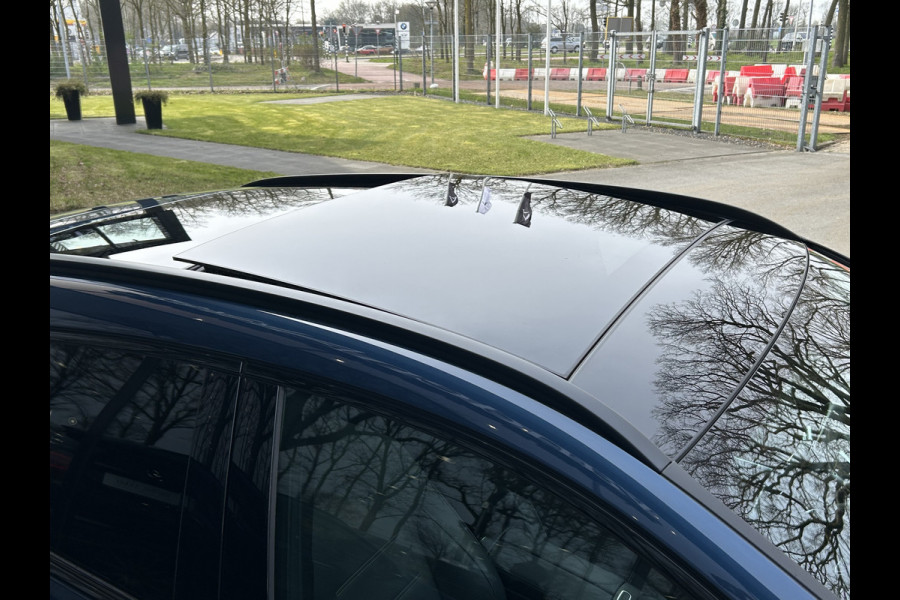 Mercedes-Benz GLA 250e AMG // Trekhaak // Distronic // Headup Display // Memory // 360 Camera // Panoramadak // Leder // 20" LM // Sfeerverlichtin