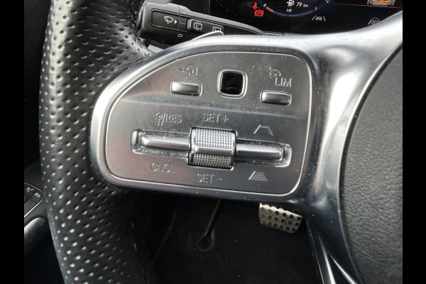 Mercedes-Benz GLA 250e AMG // Trekhaak // Distronic // Headup Display // Memory // 360 Camera // Panoramadak // Leder // 20" LM // Sfeerverlichtin