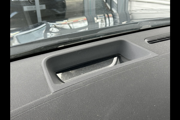 Mercedes-Benz GLA 250e AMG // Trekhaak // Distronic // Headup Display // Memory // 360 Camera // Panoramadak // Leder // 20" LM // Sfeerverlichtin