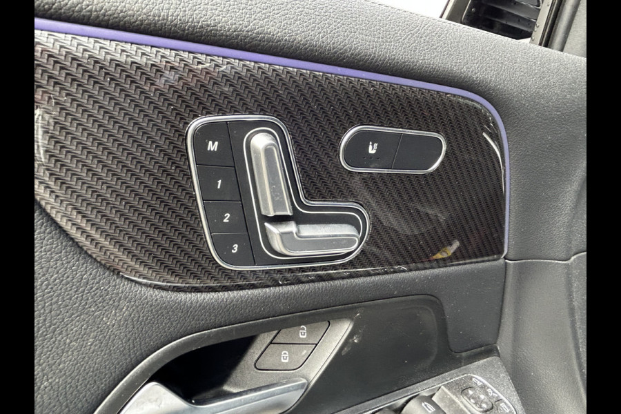 Mercedes-Benz GLA 250e AMG // Trekhaak // Distronic // Headup Display // Memory // 360 Camera // Panoramadak // Leder // 20" LM // Sfeerverlichtin