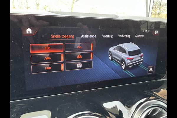 Mercedes-Benz GLA 250e AMG // Trekhaak // Distronic // Headup Display // Memory // 360 Camera // Panoramadak // Leder // 20" LM // Sfeerverlichtin