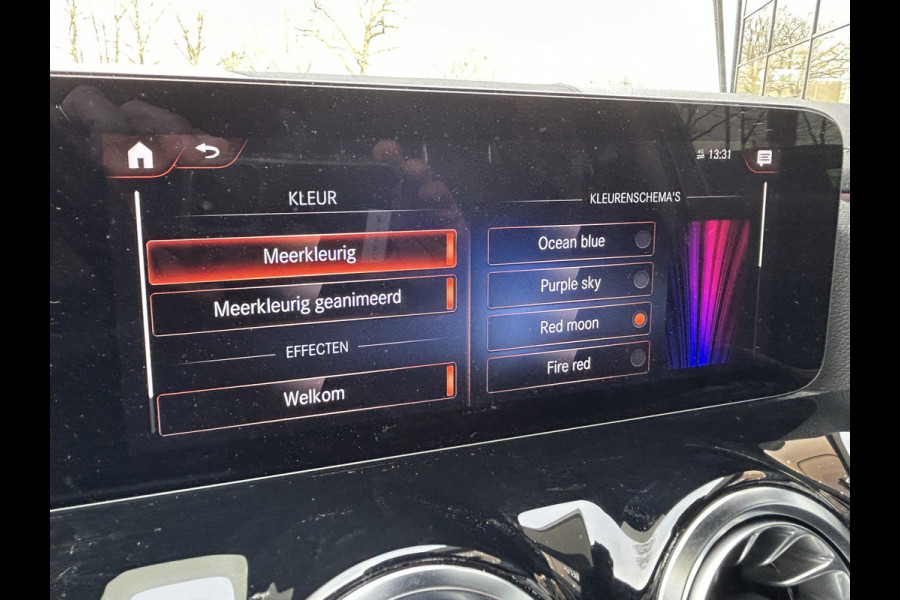 Mercedes-Benz GLA 250e AMG // Trekhaak // Distronic // Headup Display // Memory // 360 Camera // Panoramadak // Leder // 20" LM // Sfeerverlichtin