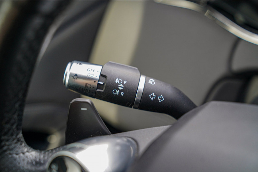 Land Rover Range Rover Evoque 2.0 P200 AWD R-Dynamic HSE | Panorama | Memory | Stoelverwarming | Camera