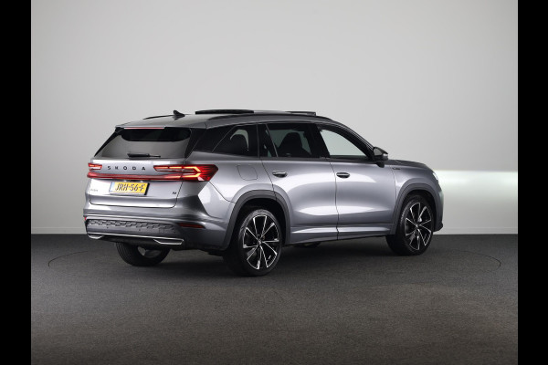 Škoda Kodiaq 1.5 TSI PHEV Sportline Business 204pk | 20 inch | Trekhaak | Panoramadak | Winter pakket |  Blind Spot | Adaptive Cruise | Stoelverwarming | Camera | Light & View