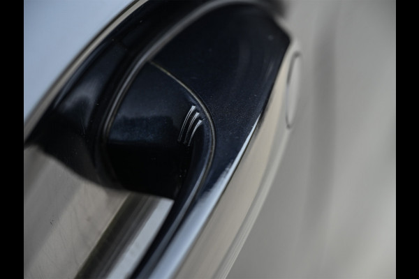 BMW iX3 High Executive 80 kWh | NL-Auto | M-Sport | Comfort access | Panorama dak | Trekhaak | Head-up | Active cruise | 360 Camera | Am