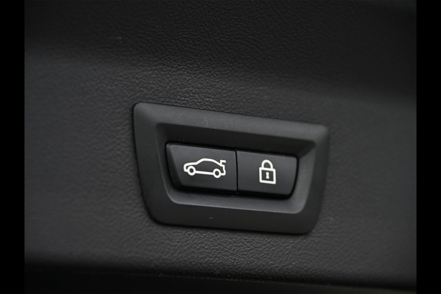 BMW iX3 High Executive 80 kWh | NL-Auto | M-Sport | Comfort access | Panorama dak | Trekhaak | Head-up | Active cruise | 360 Camera | Am