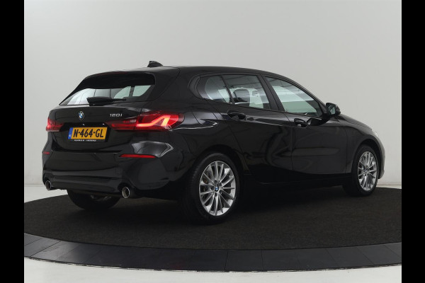 BMW 1-serie 120i Business Edition Plus | Leder | Sportstoelen | Carplay | Stoelverwarming | Live Cockpit | Parkeerhulp | Climate control