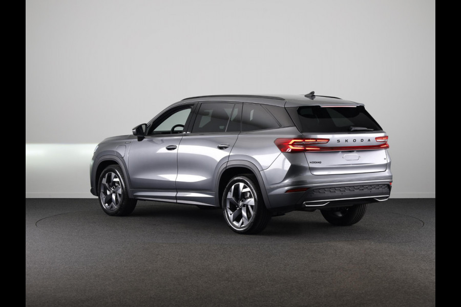 Škoda Kodiaq Sportline Business PHEV 1.5 TSI 204 pk | Trekhaak | Blind Spot | Adaptive Cruise | Stoelverwarming | Camera | Light & View