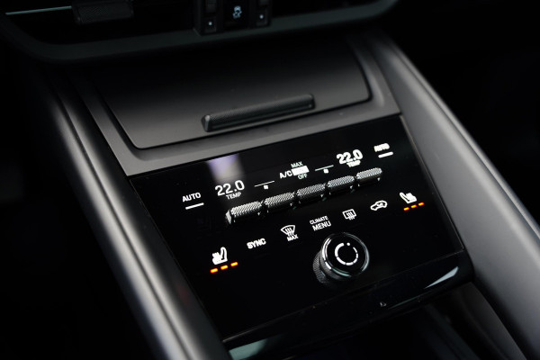 Porsche Macan 4 100 kWh Panoramadak / Passenger Display / RS Spyder Velgen