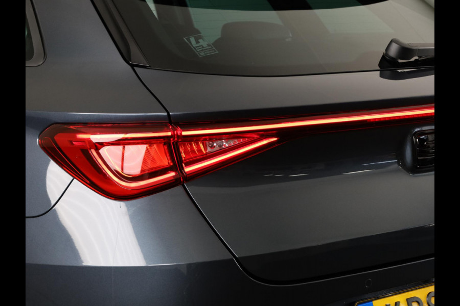 Seat Leon Sportstourer 1.5 TSI e-Hybrid Style Business Intense 204pk | Trekhaak | Safe & Drive | 18 inch velgen | Black Pack |