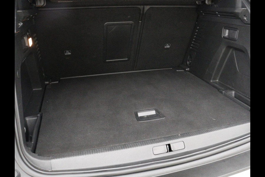 Peugeot 3008 1.6 PureTech GT | Massage | Adaptive cruise | Trekhaak afneembaar | Leder | Full LED | 360 Camera | Carplay | Stoelverwarming