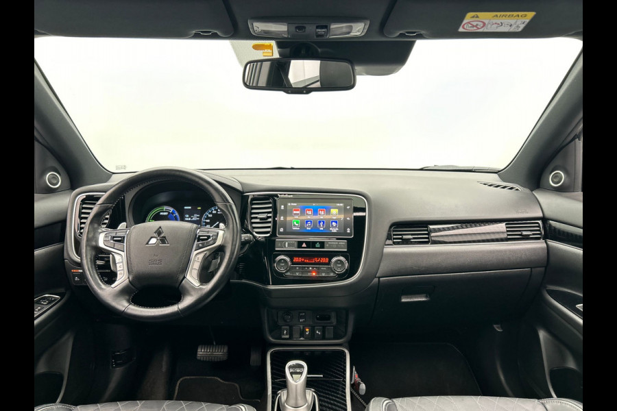 Mitsubishi Outlander 2.4 PHEV Instyle | Origineel NL| Pano/Dak | Keyless | Adaptieve Cruise | Trekhaak | Stuur/Stoelverwarming |