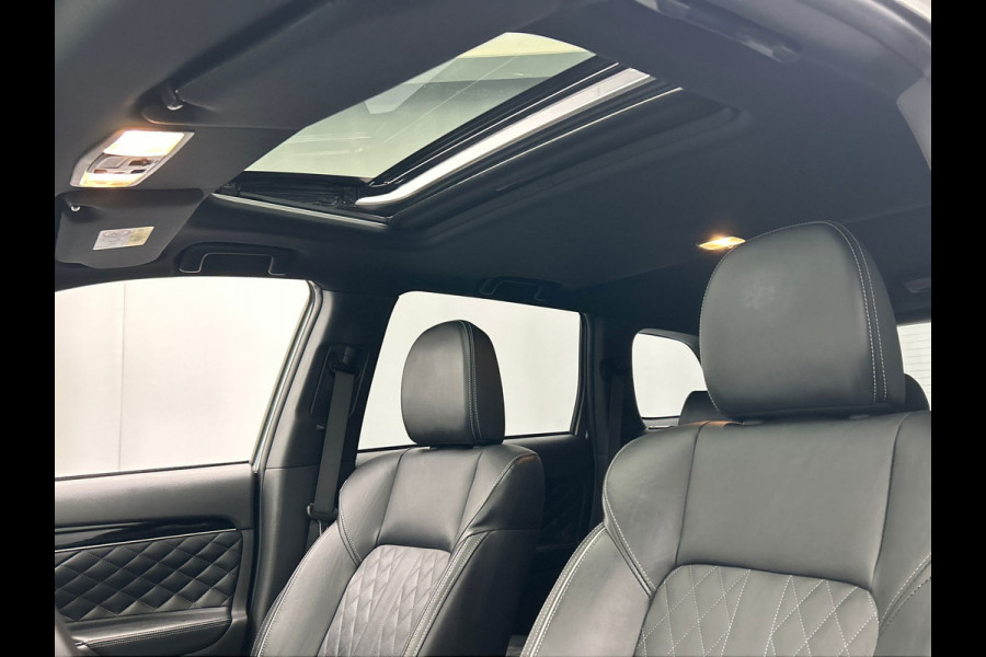 Mitsubishi Outlander 2.4 PHEV Instyle | Origineel NL| Pano/Dak | Keyless | Adaptieve Cruise | Trekhaak | Stuur/Stoelverwarming |