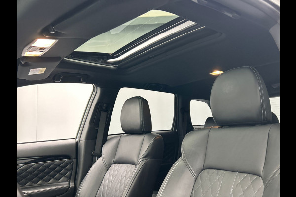 Mitsubishi Outlander 2.4 PHEV Instyle | Origineel NL| Pano/Dak | Keyless | Adaptieve Cruise | Trekhaak | Stuur/Stoelverwarming |