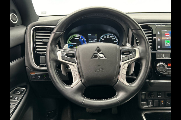 Mitsubishi Outlander 2.4 PHEV Instyle | Origineel NL| Pano/Dak | Keyless | Adaptieve Cruise | Trekhaak | Stuur/Stoelverwarming |