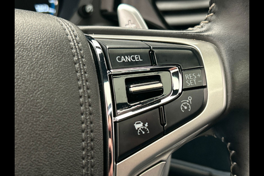 Mitsubishi Outlander 2.4 PHEV Instyle | Origineel NL| Pano/Dak | Keyless | Adaptieve Cruise | Trekhaak | Stuur/Stoelverwarming |