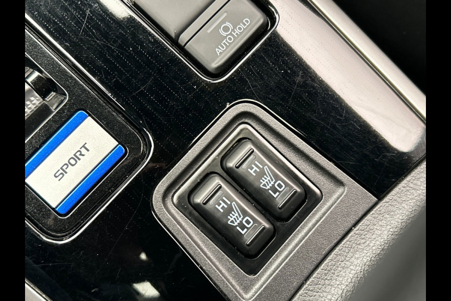 Mitsubishi Outlander 2.4 PHEV Instyle | Origineel NL| Pano/Dak | Keyless | Adaptieve Cruise | Trekhaak | Stuur/Stoelverwarming |