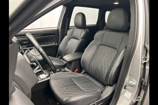 Mitsubishi Outlander 2.4 PHEV Instyle | Origineel NL| Pano/Dak | Keyless | Adaptieve Cruise | Trekhaak | Stuur/Stoelverwarming |