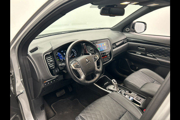 Mitsubishi Outlander 2.4 PHEV Instyle | Origineel NL| Pano/Dak | Keyless | Adaptieve Cruise | Trekhaak | Stuur/Stoelverwarming |