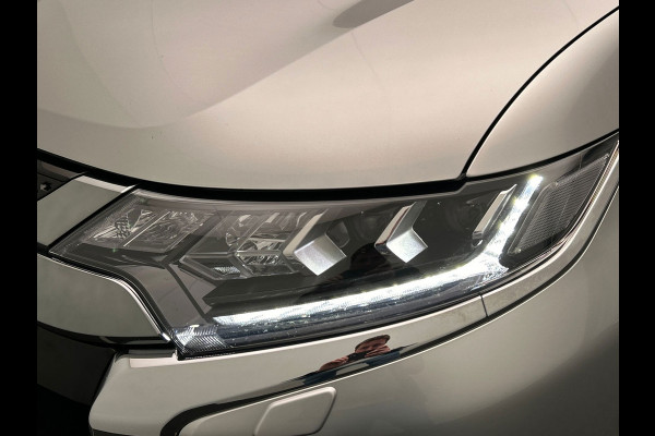Mitsubishi Outlander 2.4 PHEV Instyle | Origineel NL| Pano/Dak | Keyless | Adaptieve Cruise | Trekhaak | Stuur/Stoelverwarming |