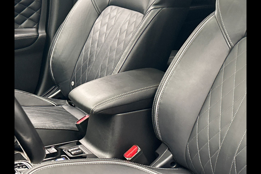 Mitsubishi Outlander 2.4 PHEV Instyle | Origineel NL| Pano/Dak | Keyless | Adaptieve Cruise | Trekhaak | Stuur/Stoelverwarming |