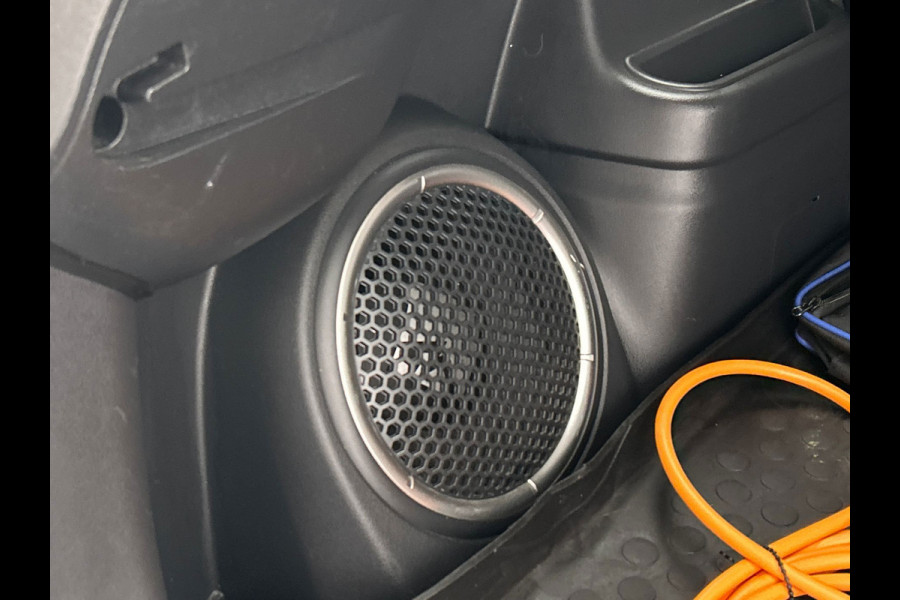 Mitsubishi Outlander 2.4 PHEV Instyle | Origineel NL| Pano/Dak | Keyless | Adaptieve Cruise | Trekhaak | Stuur/Stoelverwarming |