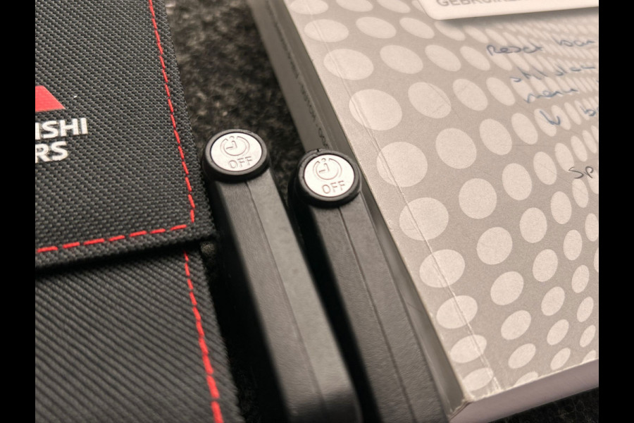 Mitsubishi Outlander 2.4 PHEV Instyle | Origineel NL| Pano/Dak | Keyless | Adaptieve Cruise | Trekhaak | Stuur/Stoelverwarming |