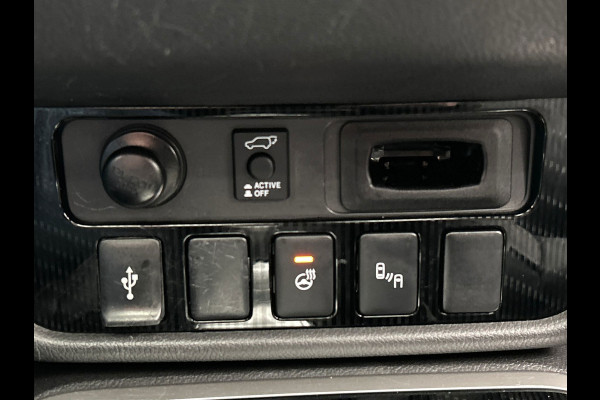 Mitsubishi Outlander 2.4 PHEV Instyle | Origineel NL| Pano/Dak | Keyless | Adaptieve Cruise | Trekhaak | Stuur/Stoelverwarming |
