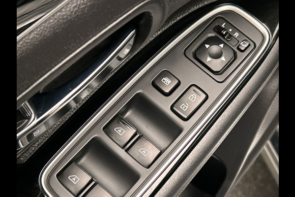 Mitsubishi Outlander 2.4 PHEV Instyle | Origineel NL| Pano/Dak | Keyless | Adaptieve Cruise | Trekhaak | Stuur/Stoelverwarming |