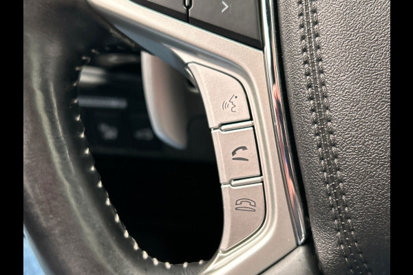 Mitsubishi Outlander 2.4 PHEV Instyle | Origineel NL| Pano/Dak | Keyless | Adaptieve Cruise | Trekhaak | Stuur/Stoelverwarming |