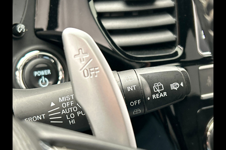 Mitsubishi Outlander 2.4 PHEV Instyle | Origineel NL| Pano/Dak | Keyless | Adaptieve Cruise | Trekhaak | Stuur/Stoelverwarming |