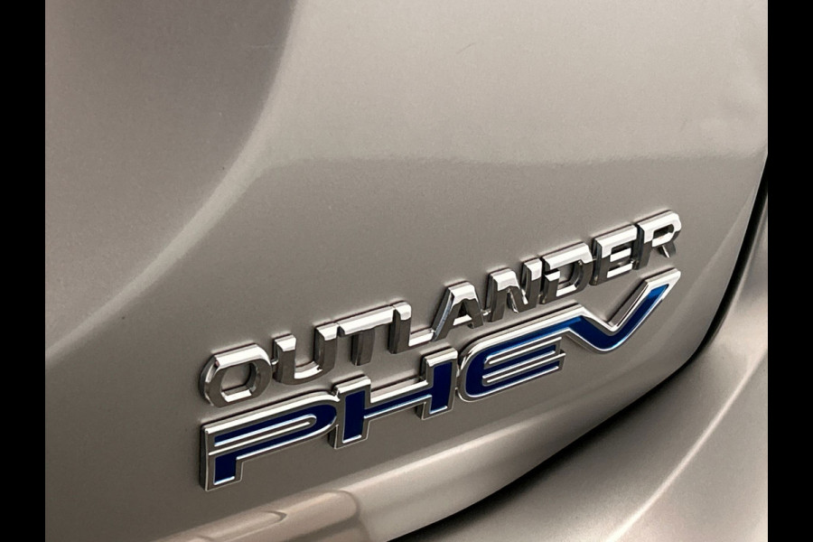 Mitsubishi Outlander 2.4 PHEV Instyle | Origineel NL| Pano/Dak | Keyless | Adaptieve Cruise | Trekhaak | Stuur/Stoelverwarming |