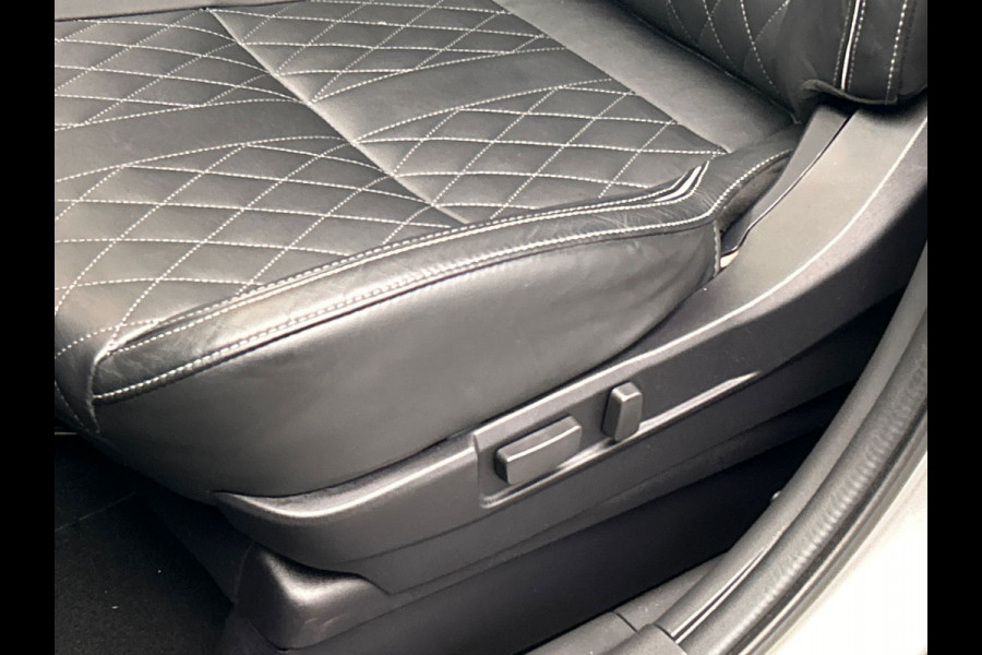 Mitsubishi Outlander 2.4 PHEV Instyle | Origineel NL| Pano/Dak | Keyless | Adaptieve Cruise | Trekhaak | Stuur/Stoelverwarming |