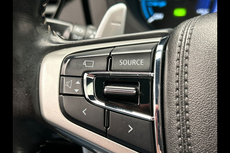 Mitsubishi Outlander 2.4 PHEV Instyle | Origineel NL| Pano/Dak | Keyless | Adaptieve Cruise | Trekhaak | Stuur/Stoelverwarming |