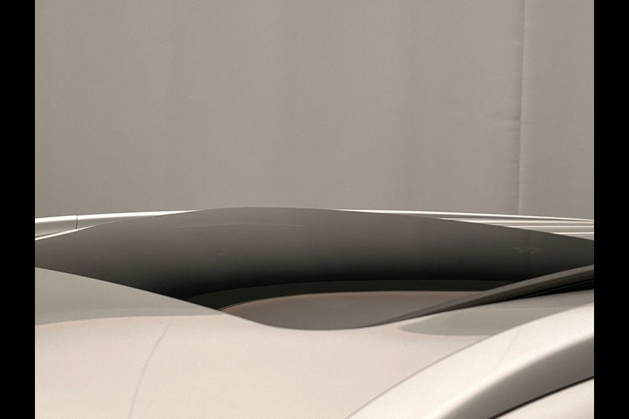 Mitsubishi Outlander 2.4 PHEV Instyle | Origineel NL| Pano/Dak | Keyless | Adaptieve Cruise | Trekhaak | Stuur/Stoelverwarming |