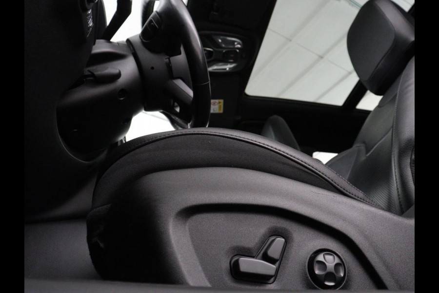 Jeep Compass 1.3T S | Panoramadak | Leder | Stoel & Stuurverwarming | Cruise Control | Trekhaak afneembaar | Navigatie | Carplay | Camera