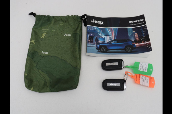 Jeep Compass 1.3T S | Panoramadak | Leder | Stoel & Stuurverwarming | Cruise Control | Trekhaak afneembaar | Navigatie | Carplay | Camera