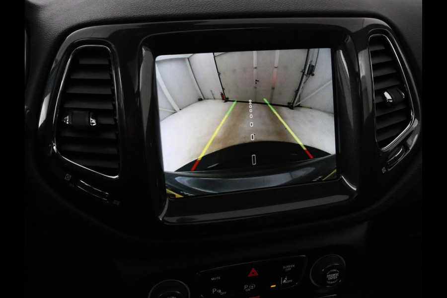 Jeep Compass 1.3T S | Panoramadak | Leder | Stoel & Stuurverwarming | Cruise Control | Trekhaak afneembaar | Navigatie | Carplay | Camera