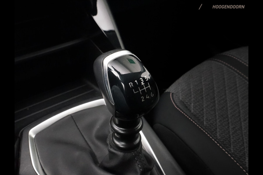 Peugeot 208 1.2 PureTech Style Sport 100pk (APPLE CARPLAY,SPORTSTOELEN,LED,PARKEERSENSOREN,CLIMATE,CRUISE,NIEUWE APK,TOPCONDITIE)