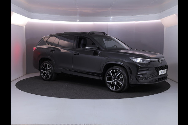 Volkswagen Tayron 1.5 eHybrid R-Line Edition 204 pk Automaat (DSG) | Verlengde garantie | Navigatie | Panoramadak | Trekhaak (wegklapbaar) | Parkeersensoren (Park assist) | Achteruitrijcamera | Stoelverwarming | R-Line |