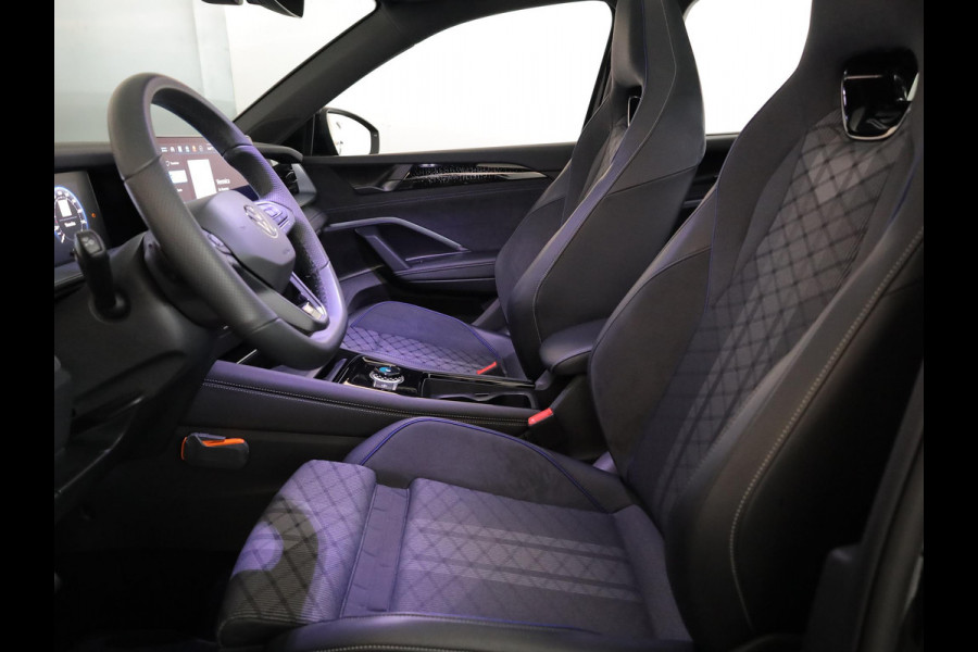 Volkswagen Tayron 1.5 eHybrid R-Line Edition 204 pk Automaat (DSG) | Verlengde garantie | Navigatie | Panoramadak | Trekhaak (wegklapbaar) | Parkeersensoren (Park assist) | Achteruitrijcamera | Stoelverwarming | R-Line |