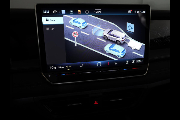 Volkswagen Tayron 1.5 eHybrid R-Line Edition 204 pk Automaat (DSG) | Verlengde garantie | Navigatie | Panoramadak | Trekhaak (wegklapbaar) | Parkeersensoren (Park assist) | Achteruitrijcamera | Stoelverwarming | R-Line |