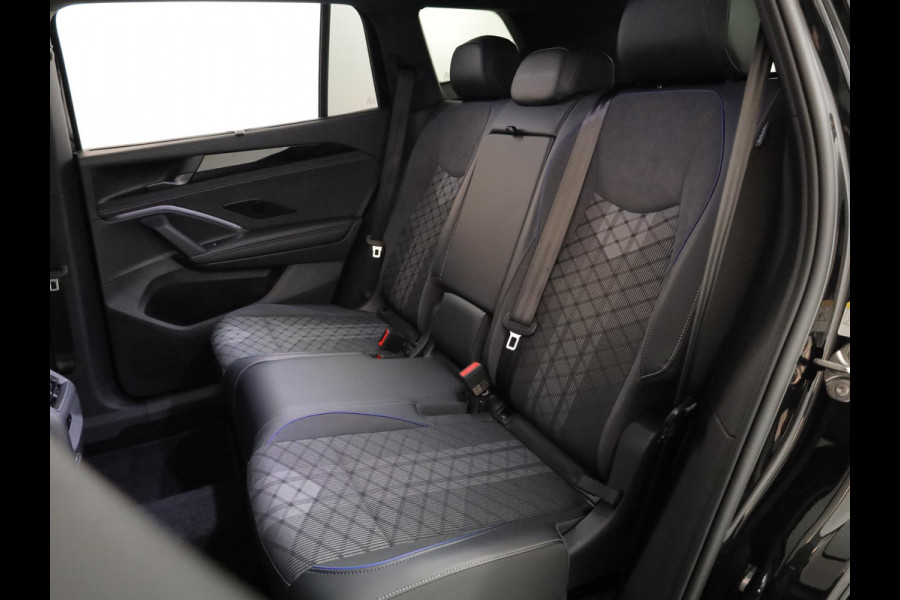 Volkswagen Tayron 1.5 eHybrid R-Line Edition 204 pk Automaat (DSG) | Verlengde garantie | Navigatie | Panoramadak | Trekhaak (wegklapbaar) | Parkeersensoren (Park assist) | Achteruitrijcamera | Stoelverwarming | R-Line |