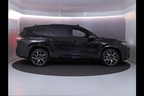 Volkswagen Tayron 1.5 eHybrid R-Line Edition 204 pk Automaat (DSG) | Verlengde garantie | Navigatie | Panoramadak | Trekhaak (wegklapbaar) | Parkeersensoren (Park assist) | Achteruitrijcamera | Stoelverwarming | R-Line |