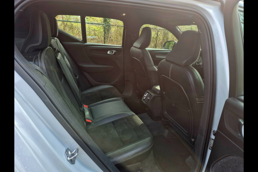 Volvo XC40 1.5 T3 R-Design / panoramadak