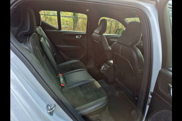 Volvo XC40 1.5 T3 R-Design / panoramadak