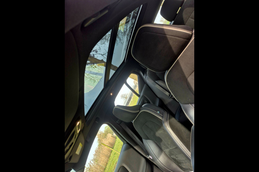 Volvo XC40 1.5 T3 R-Design / panoramadak