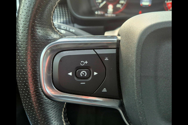 Volvo XC40 1.5 T3 R-Design / panoramadak