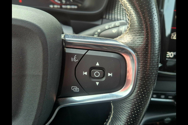 Volvo XC40 1.5 T3 R-Design / panoramadak