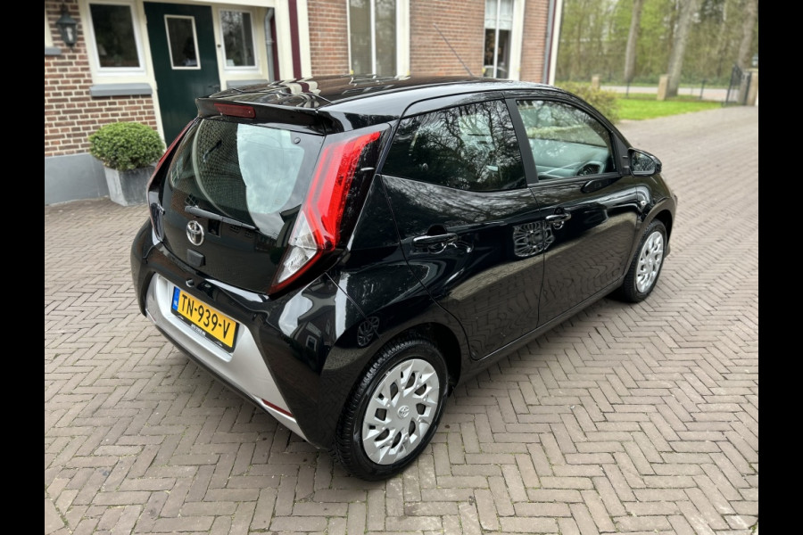Toyota Aygo 1.0 VVT-i Automaat x-play Airco, Camera, Carplay